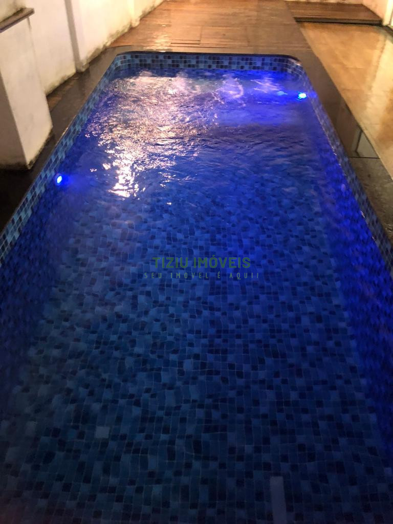 Casa 5 dormitórios em Delfinópolis MG