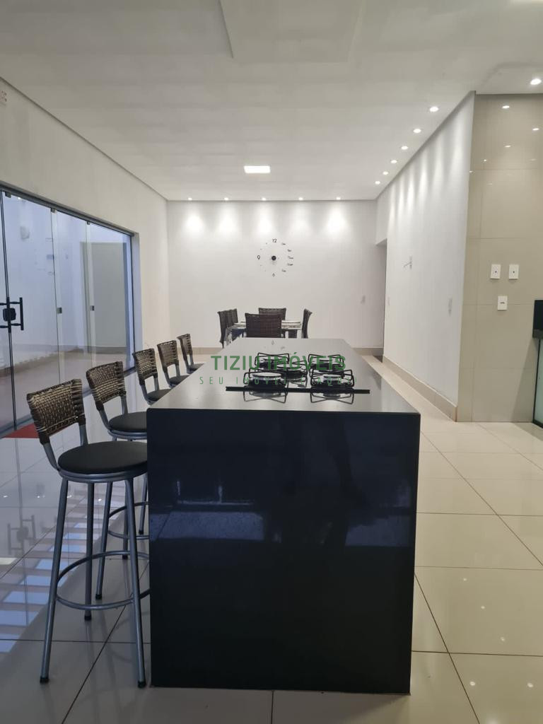 Casa 5 dormitórios em Delfinópolis MG