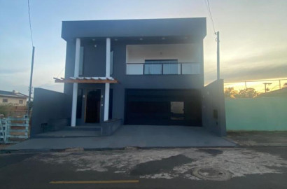 Casa 5 dormitórios em Delfinópolis MG