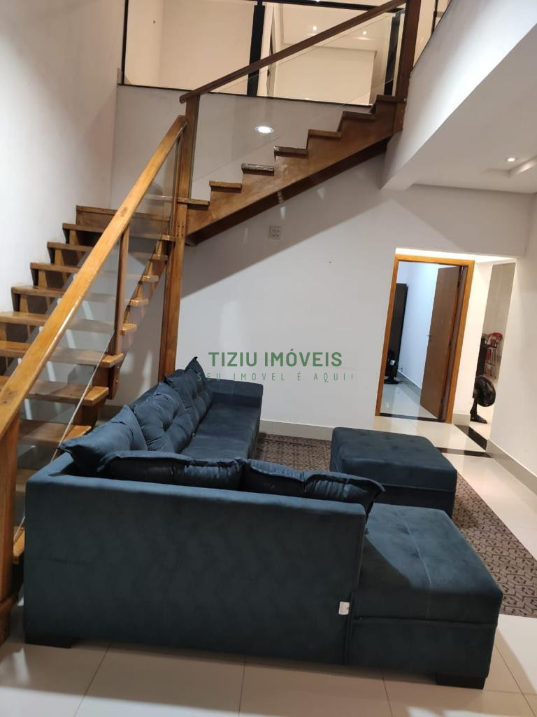 Casa 5 dormitórios em Delfinópolis MG