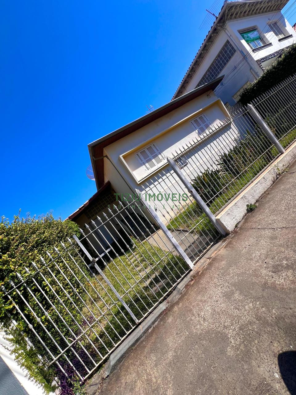 Casa 3 dormitórios - Centro