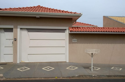 Casa 3 dormitórios - Jardim Continental