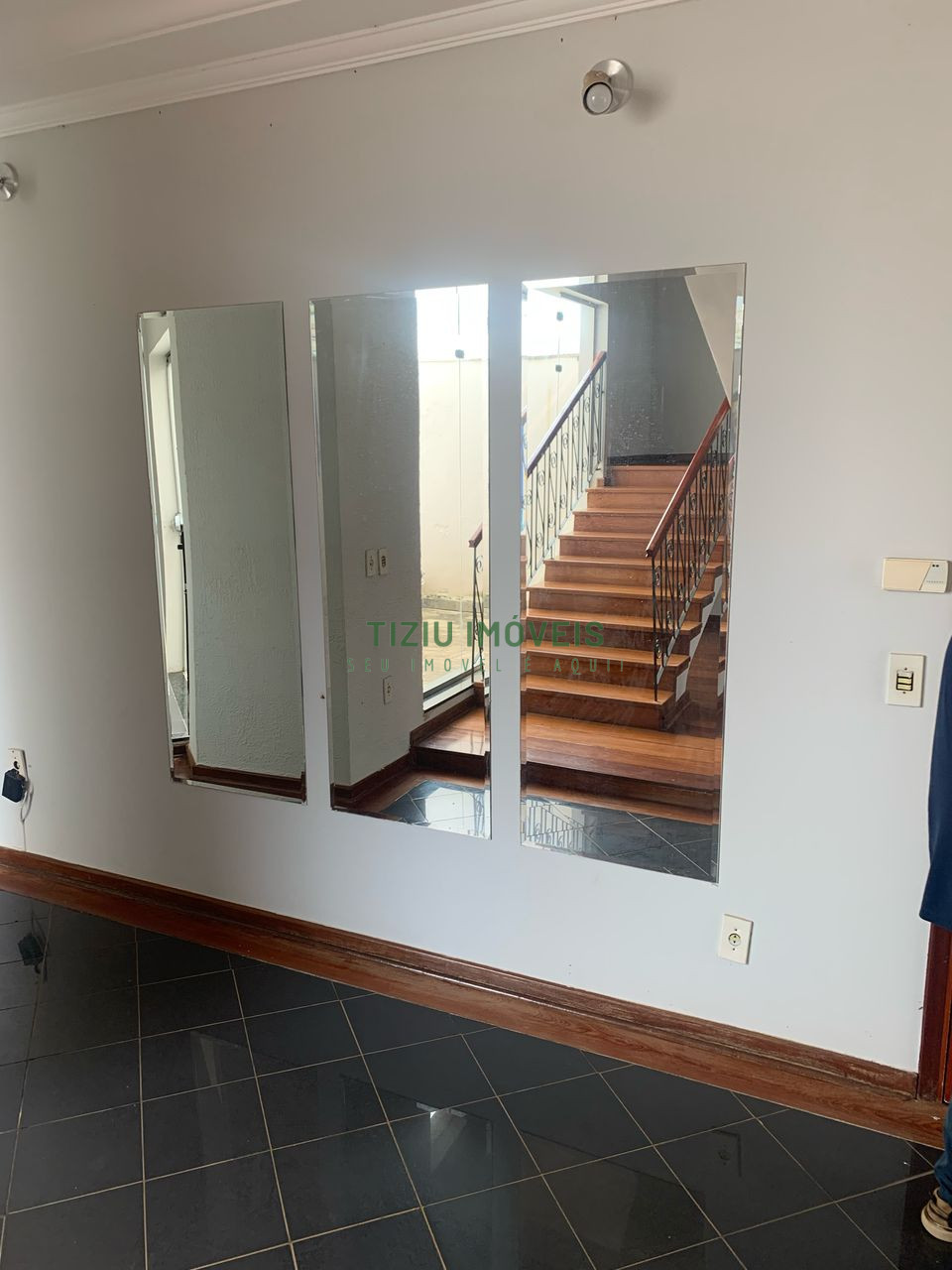 Sobrado com 3 suítes - Bairro Santo Agostinho