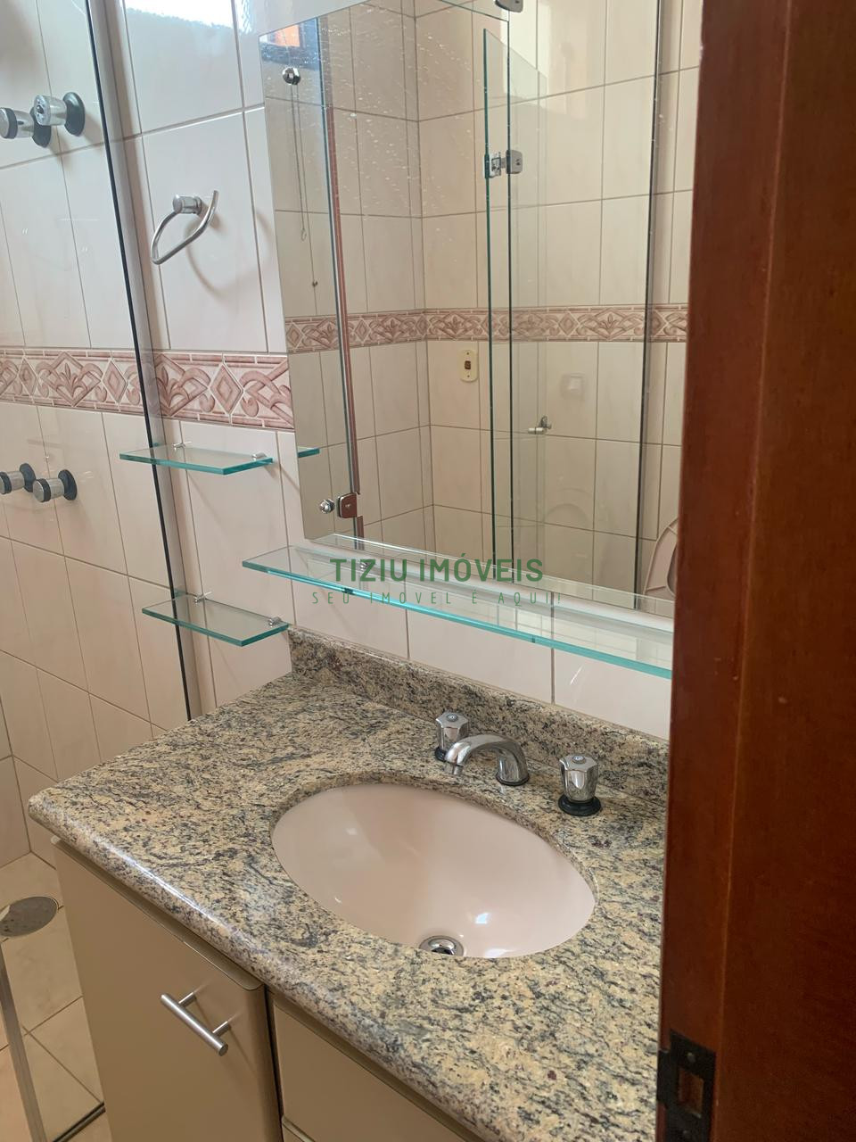 Sobrado com 3 suítes - Bairro Santo Agostinho