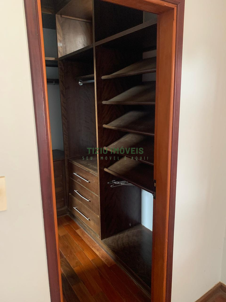 Sobrado com 3 suítes - Bairro Santo Agostinho