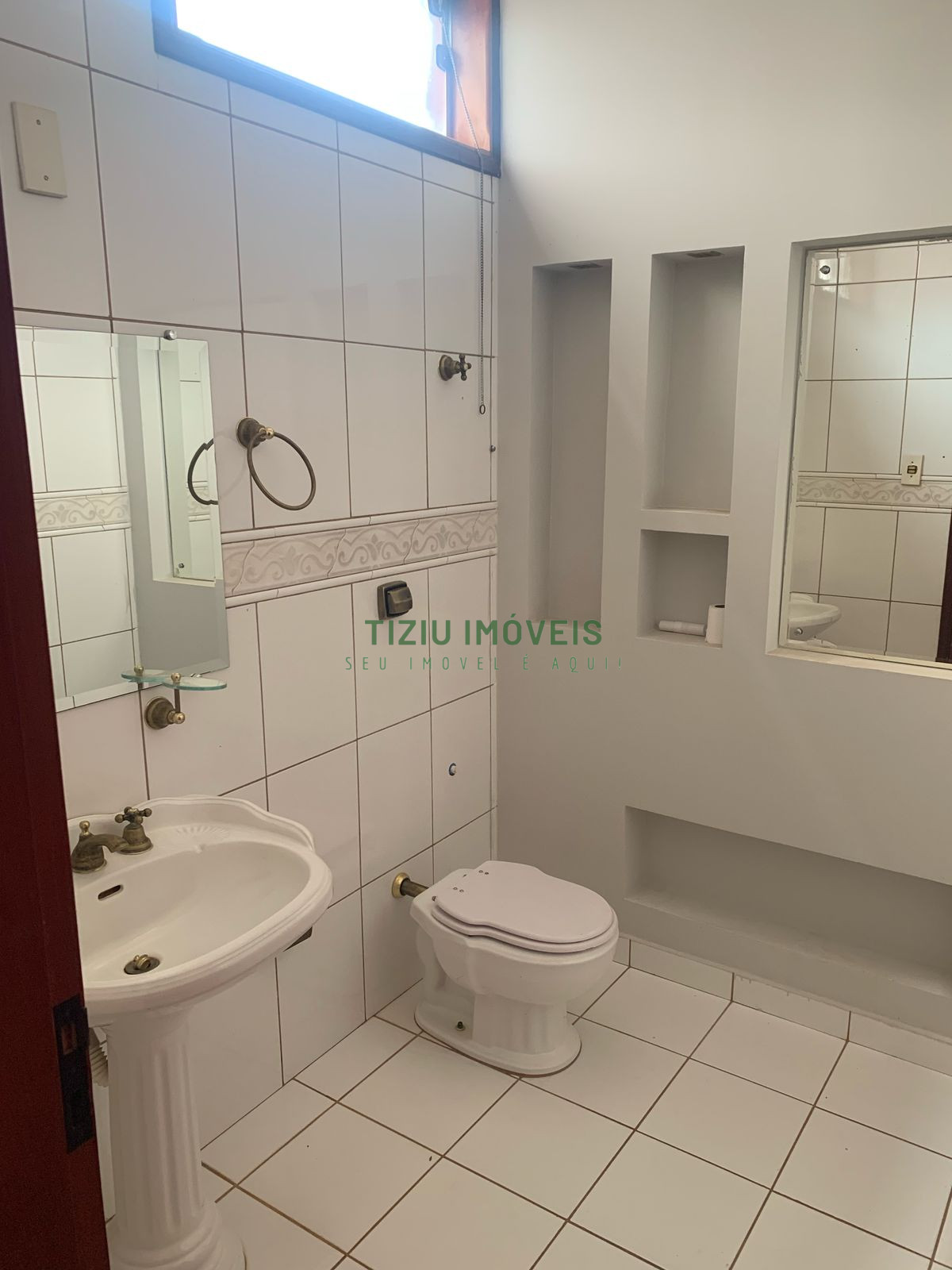 Sobrado com 3 suítes - Bairro Santo Agostinho