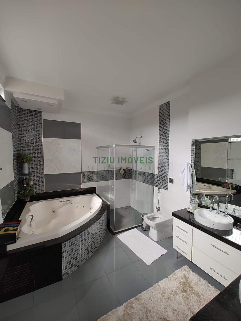 Sobrado com 3 dormitórios - Parque Moema