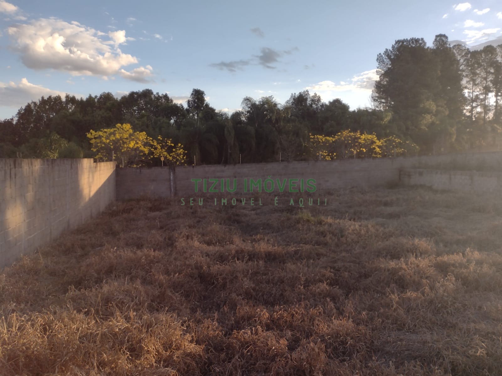 Terreno de chácara em condomínio fechado - Pietro Patrocínio